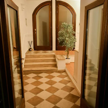 Lover's Palace - Luxurious In Center Of *